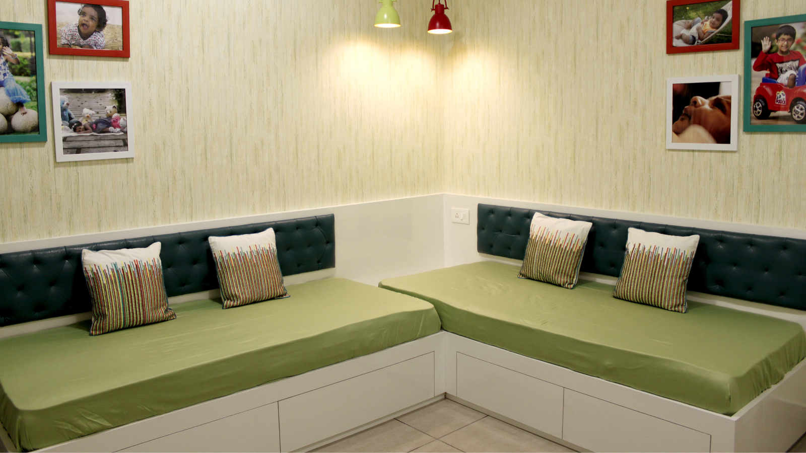 2 kids bed that can join to become 1 big bed