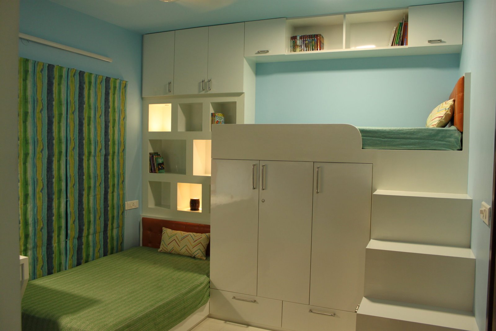 Second bed that doubles as a reading nook